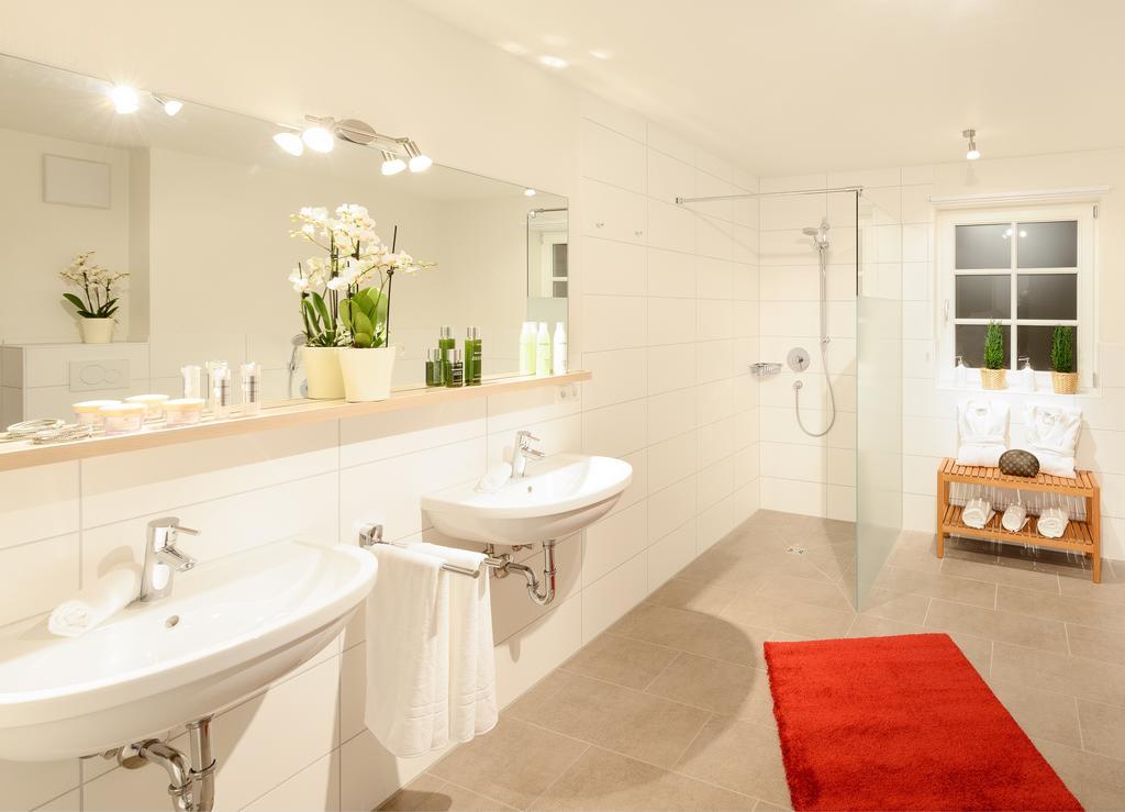 "Viktoria Apartments" - Annehmlichkeiten Von 4-Sterne Familien-Und Wellnesshotel Viktoria Koennen Mitgenutzt Werden Oberstdorf Quarto foto